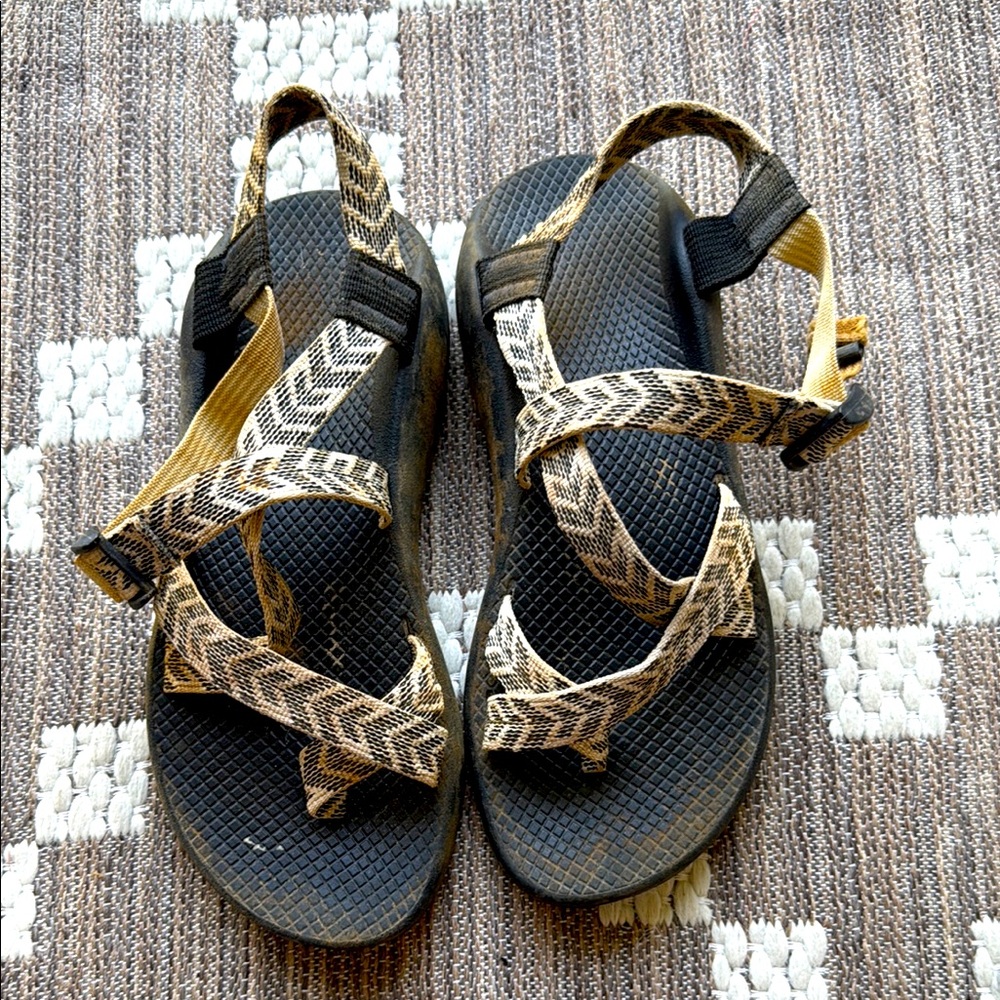 Chaco Z/2 women’s Patterned Strappy Sandals